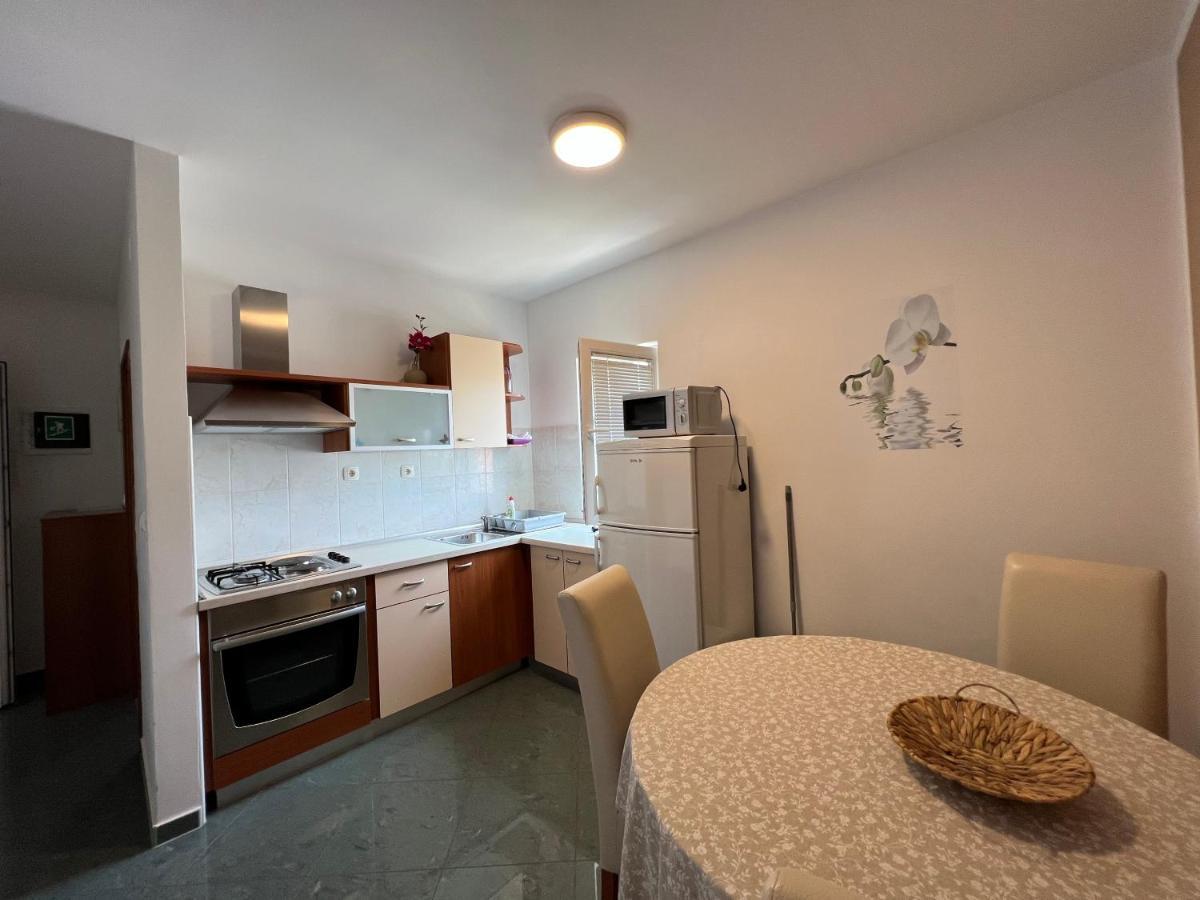 Apartments Ana Stari Grad  Bagian luar foto