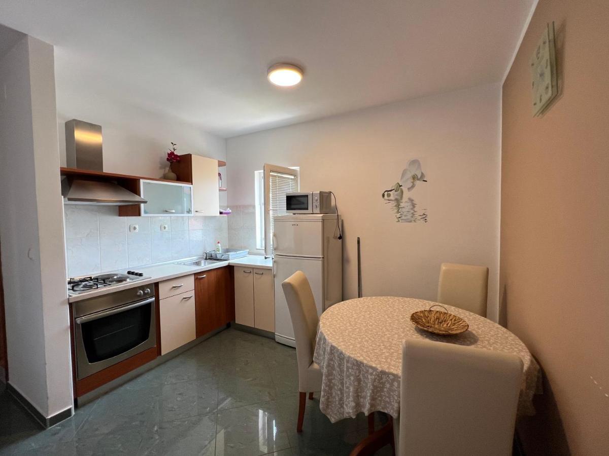 Apartments Ana Stari Grad  Bagian luar foto