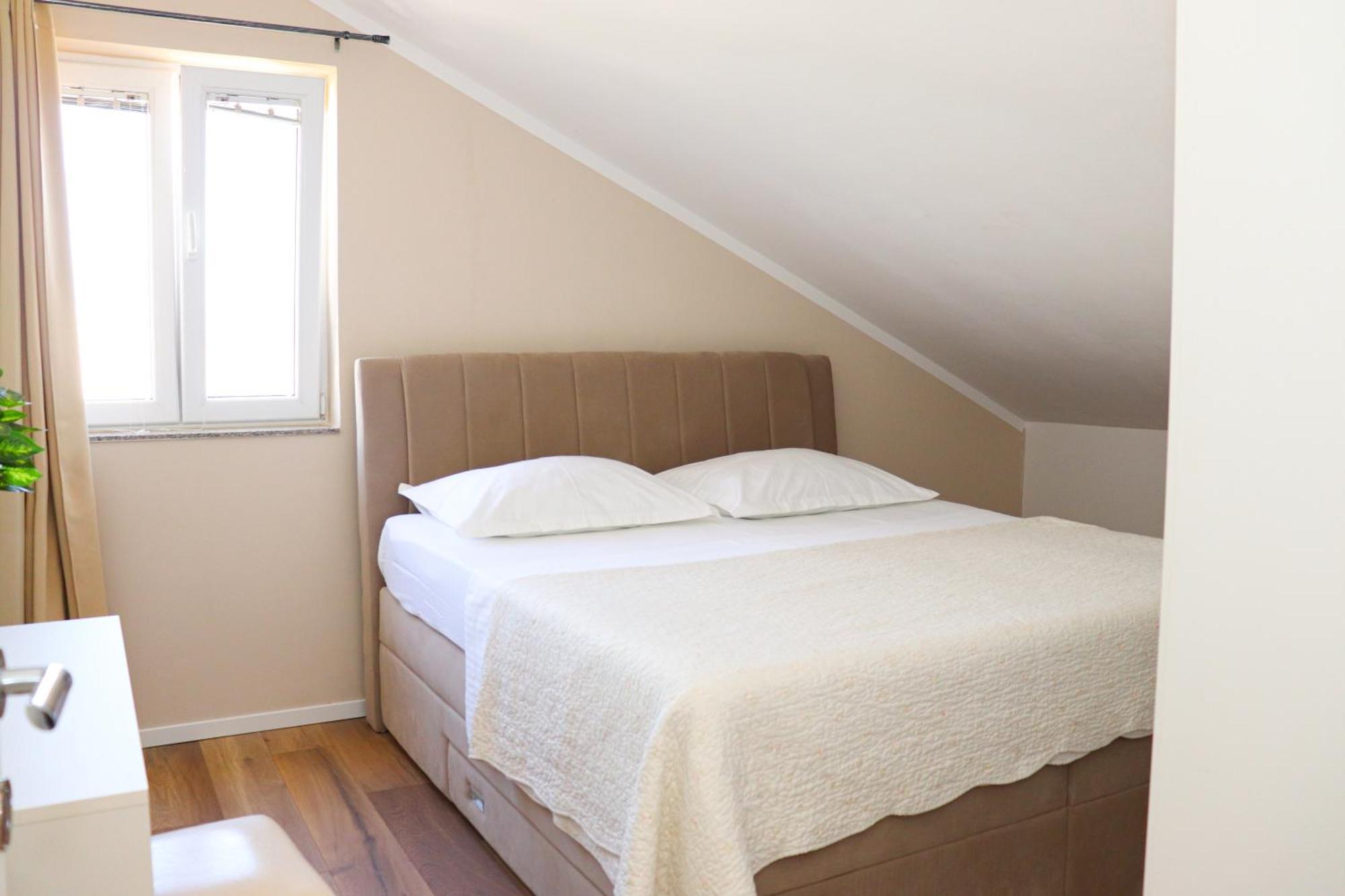 Apartments Ana Stari Grad  Bagian luar foto